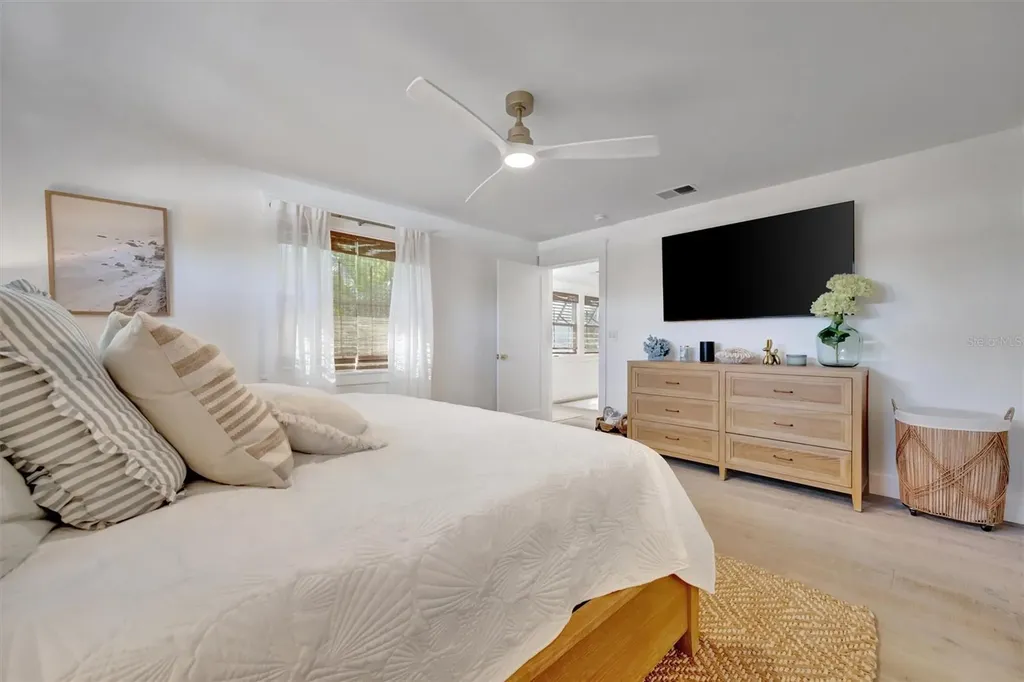 117 81st Street Holmes Beach FL 34217