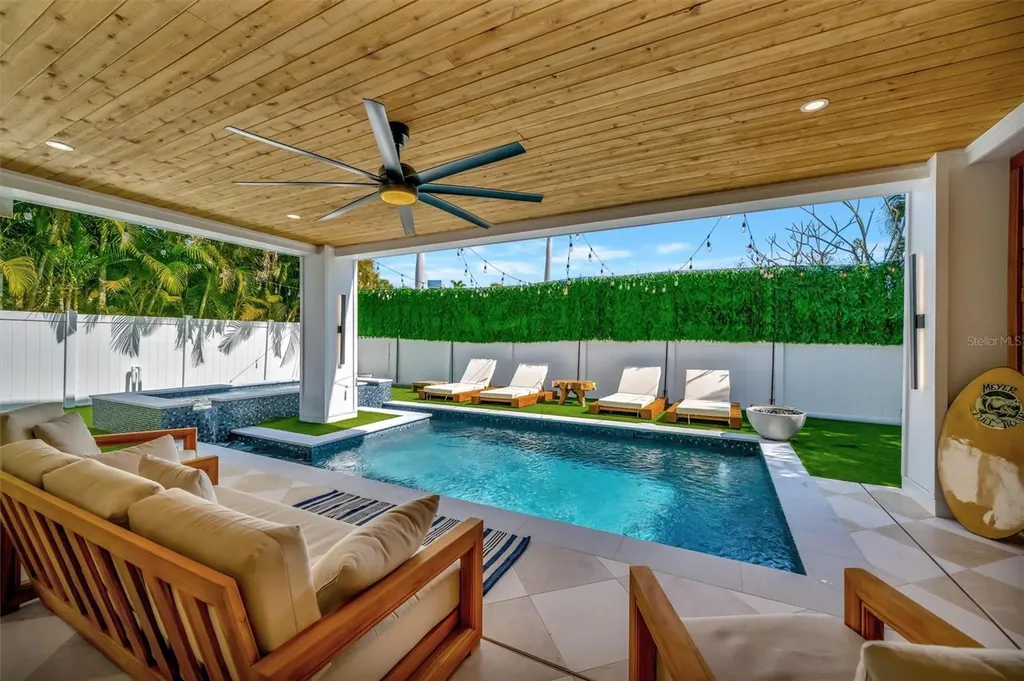 117 81st Street Holmes Beach FL 34217