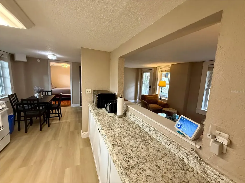 18 N Brown Avenue Orlando FL 32801