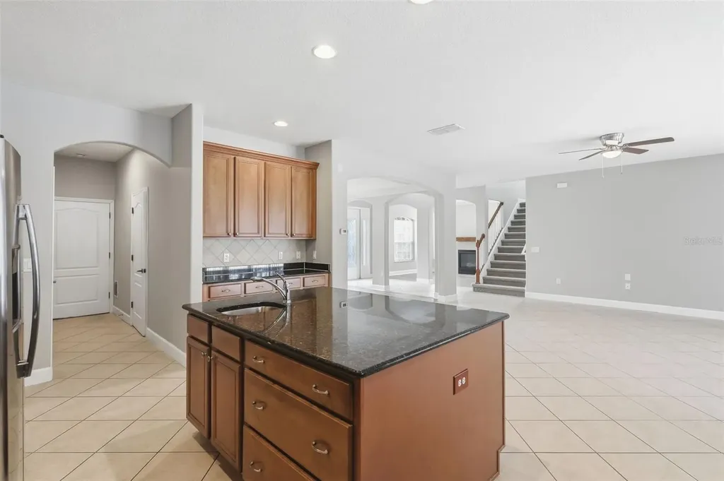 1042 Spinning Wheel Drive Apopka FL 32712