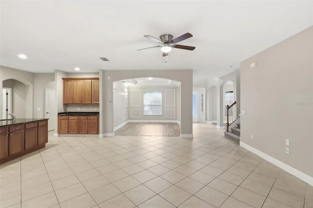 1042 Spinning Wheel Drive Apopka FL 32712