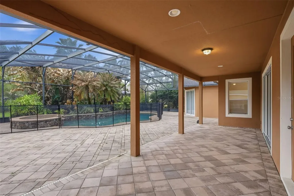 1042 Spinning Wheel Drive Apopka FL 32712