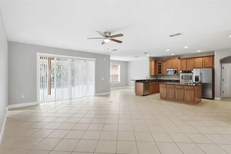 1042 Spinning Wheel Drive Apopka FL 32712