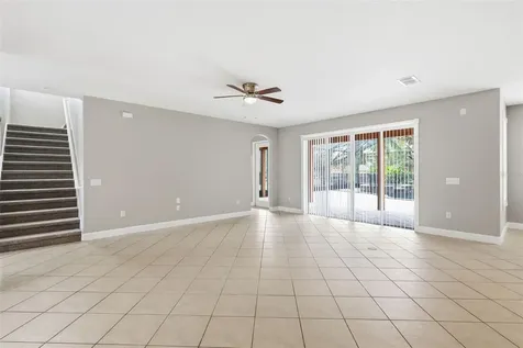 1042 Spinning Wheel Drive Apopka FL 32712