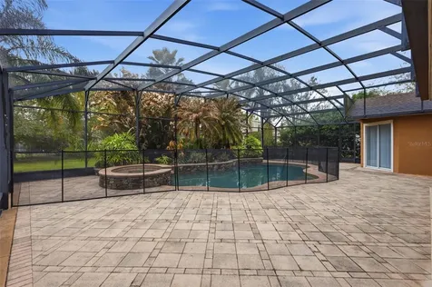 1042 Spinning Wheel Drive Apopka FL 32712