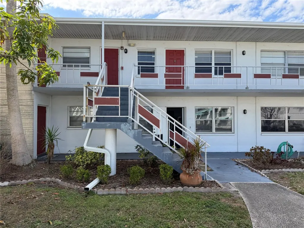 5850 18th Street N St Petersburg FL 33714