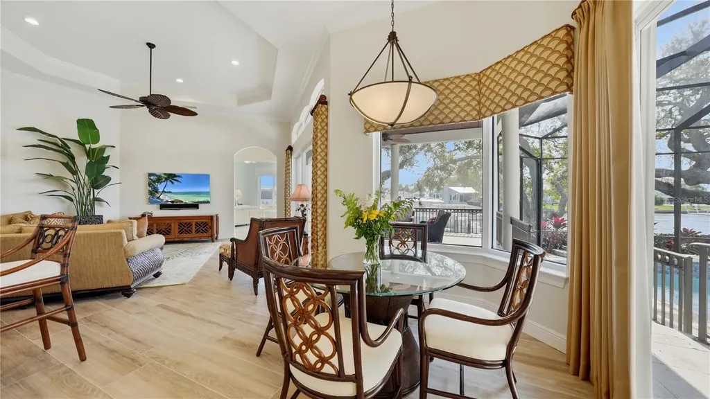 7637 Cove Terrace Sarasota FL 34231