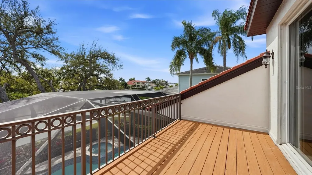7637 Cove Terrace Sarasota FL 34231