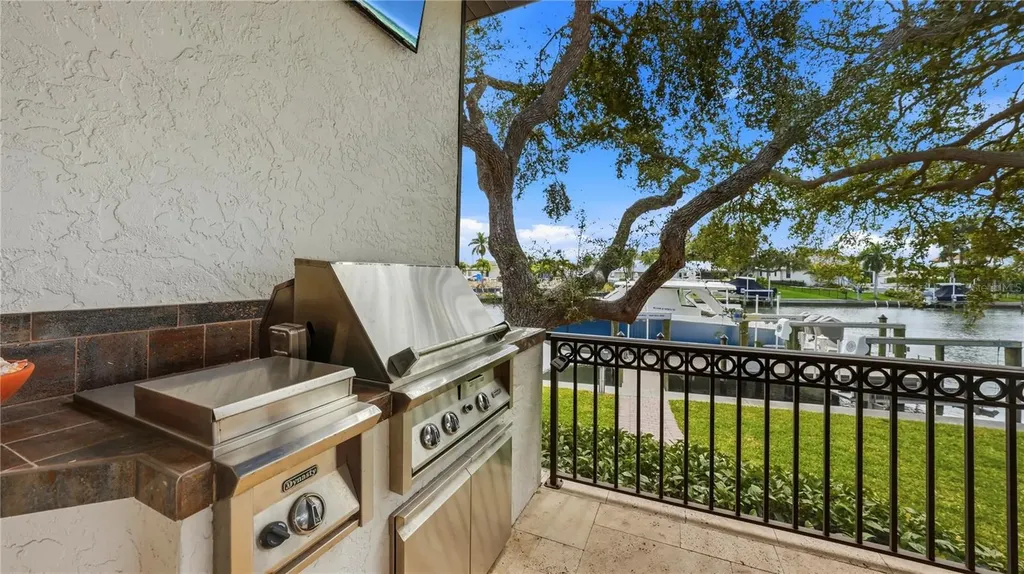 7637 Cove Terrace Sarasota FL 34231