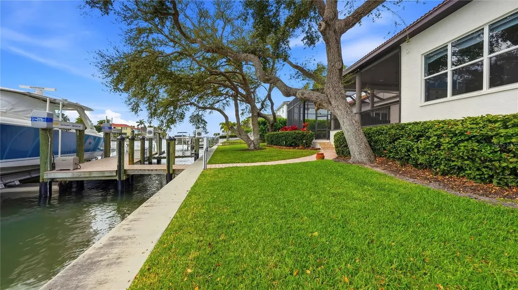7637 Cove Terrace Sarasota FL 34231