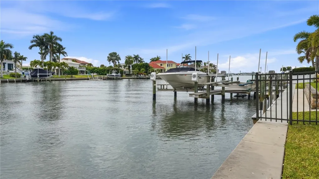 7637 Cove Terrace Sarasota FL 34231