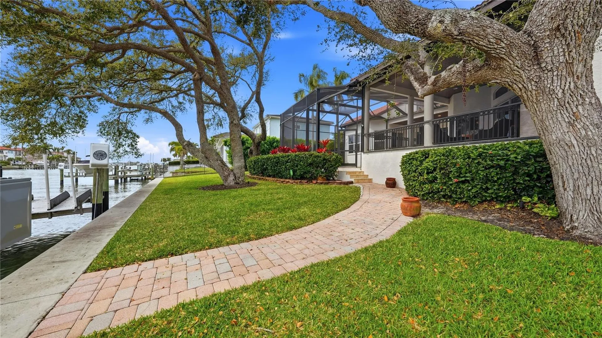 7637 Cove Terrace Sarasota FL 34231