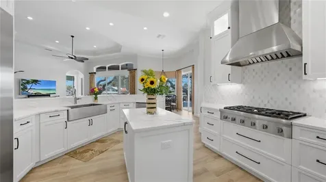 7637 Cove Terrace Sarasota FL 34231