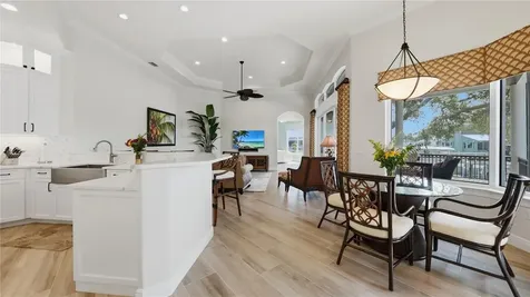 7637 Cove Terrace Sarasota FL 34231