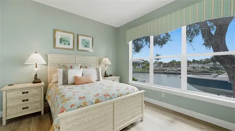 7637 Cove Terrace Sarasota FL 34231