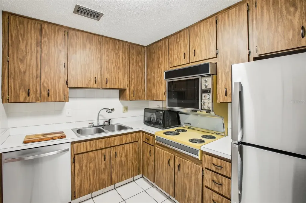 2700 Bayshore Boulevard Dunedin FL 34698