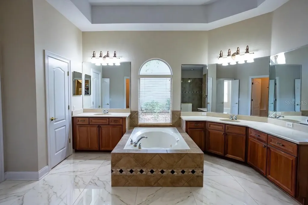 25609 Hawks Run Lane Sorrento FL 32776