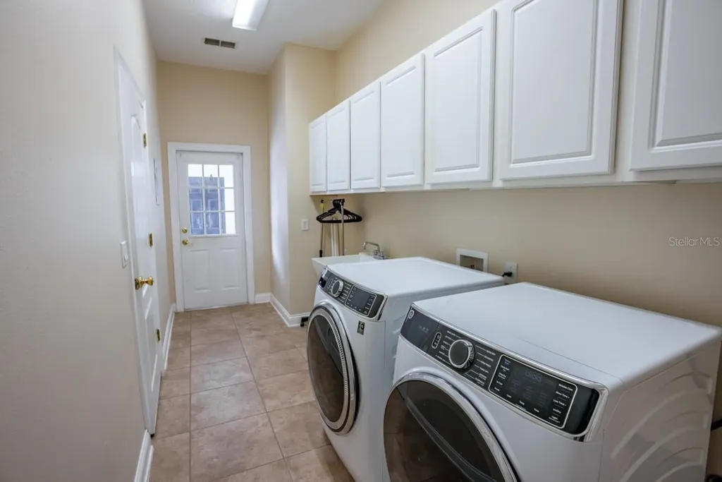 25609 Hawks Run Lane Sorrento FL 32776