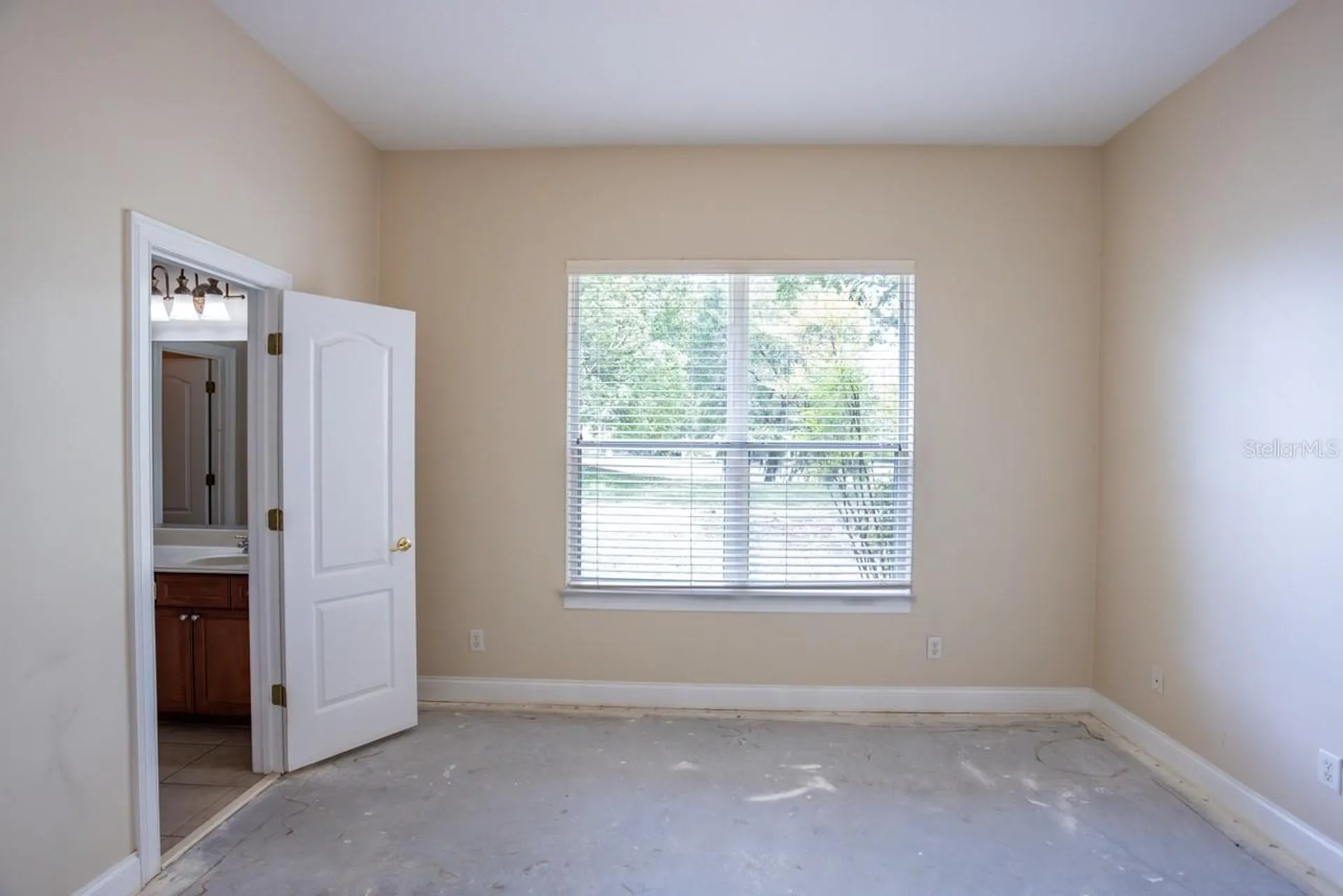 25609 Hawks Run Lane Sorrento FL 32776