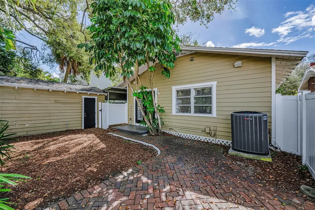 2909 W San Isidro Street Tampa FL 33629