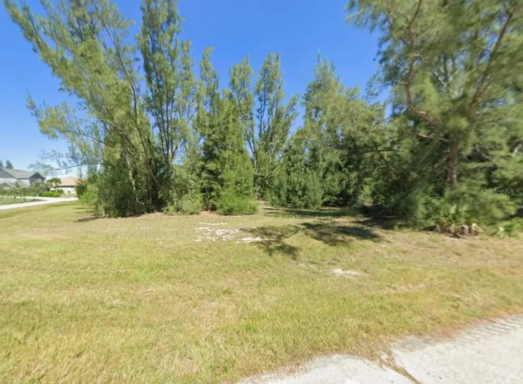 4409 NW 21st Street Cape Coral FL 33993