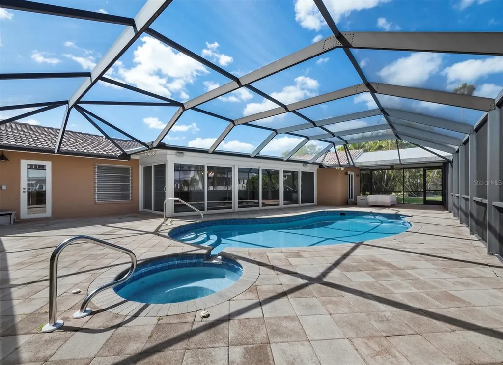 741 Old Compass Road Longboat Key FL 34228