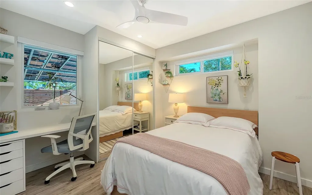 1731 Cunliff Lane Sarasota FL 34239