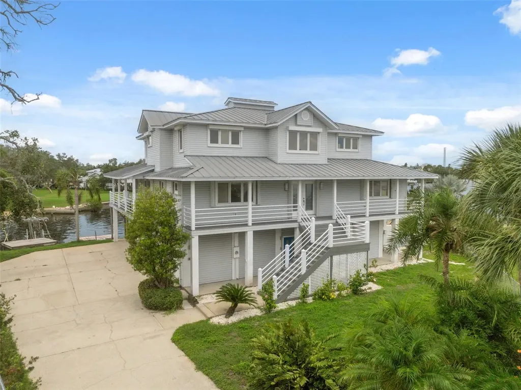 1906 Gulfview Drive Holiday FL 34691