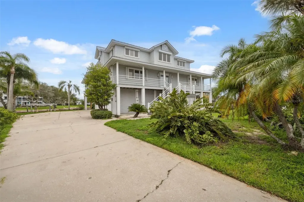 1906 Gulfview Drive Holiday FL 34691