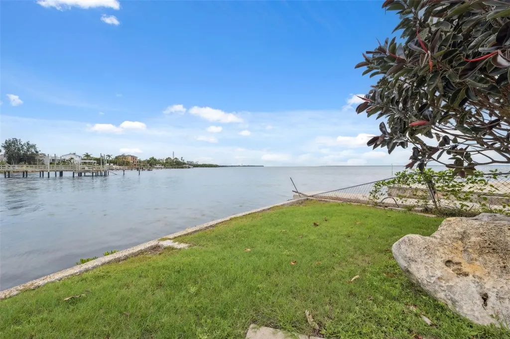 1906 Gulfview Drive Holiday FL 34691