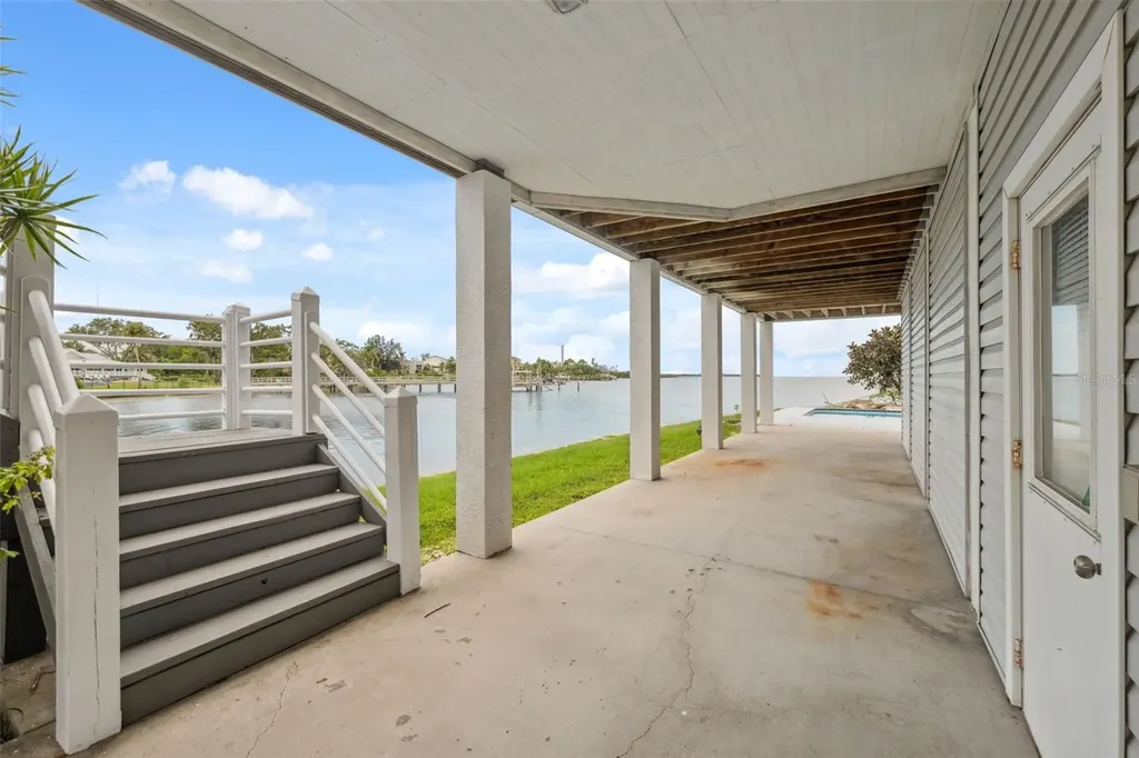 1906 Gulfview Drive Holiday FL 34691