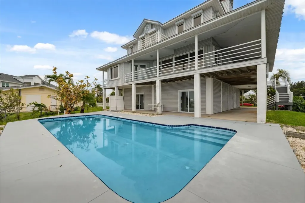 1906 Gulfview Drive Holiday FL 34691