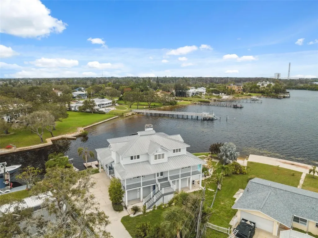 1906 Gulfview Drive Holiday FL 34691