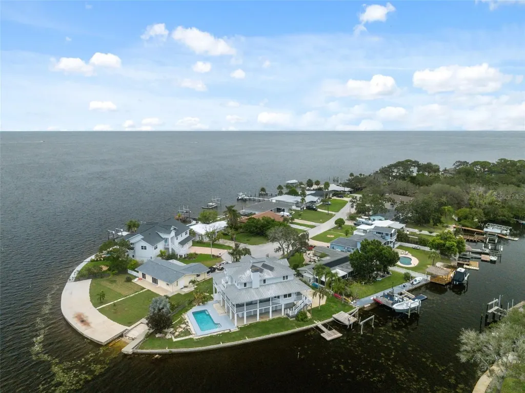1906 Gulfview Drive Holiday FL 34691