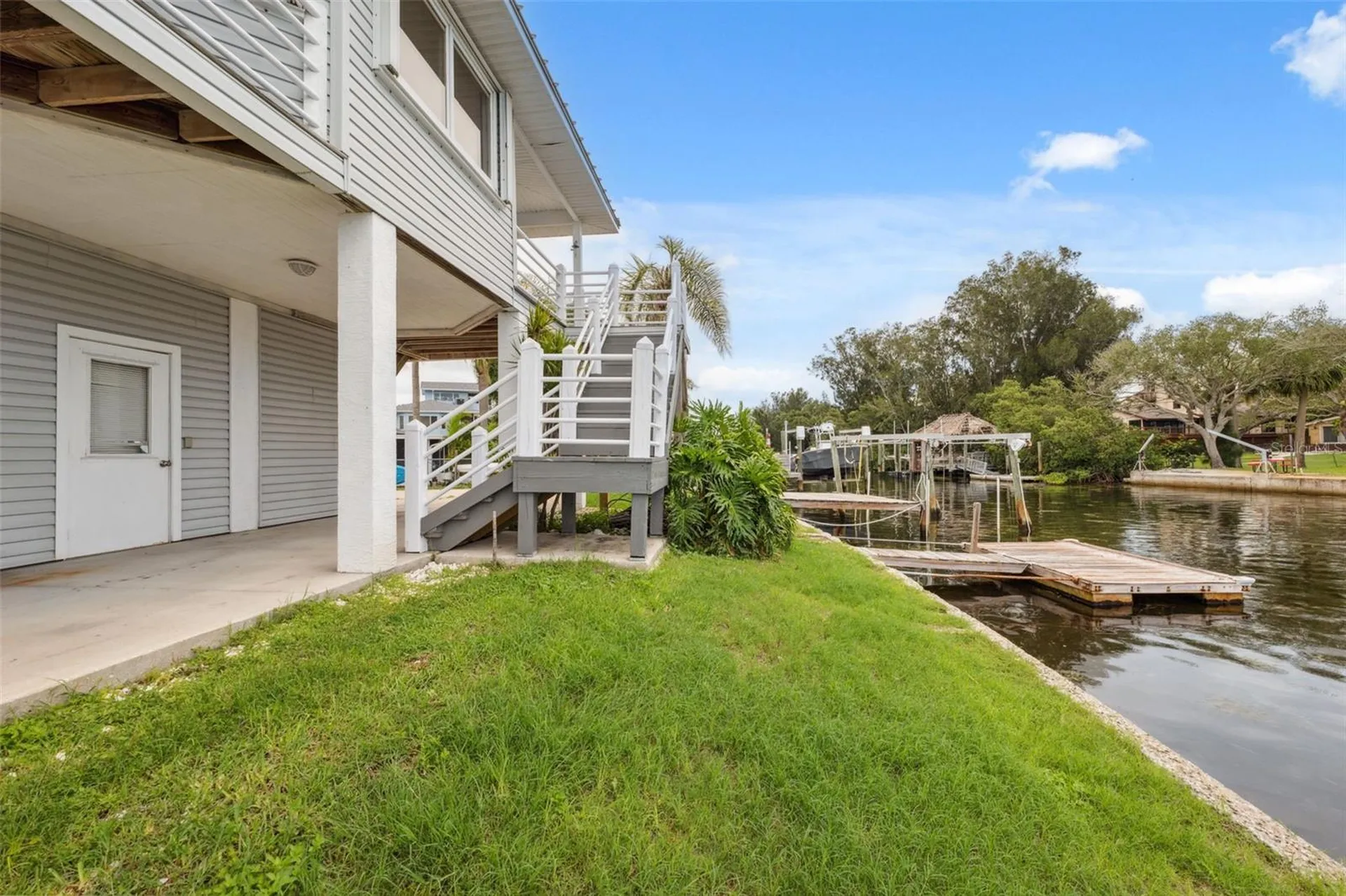1906 Gulfview Drive Holiday FL 34691