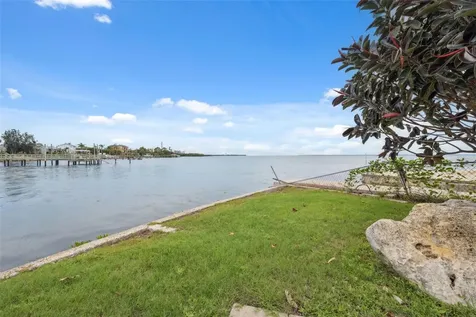 1906 Gulfview Drive Holiday FL 34691