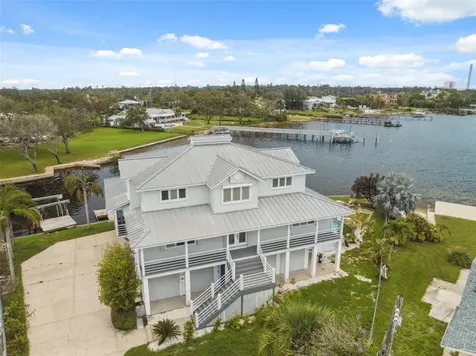 1906 Gulfview Drive Holiday FL 34691