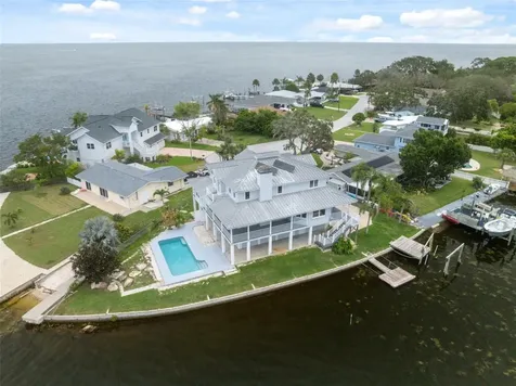 1906 Gulfview Drive Holiday FL 34691