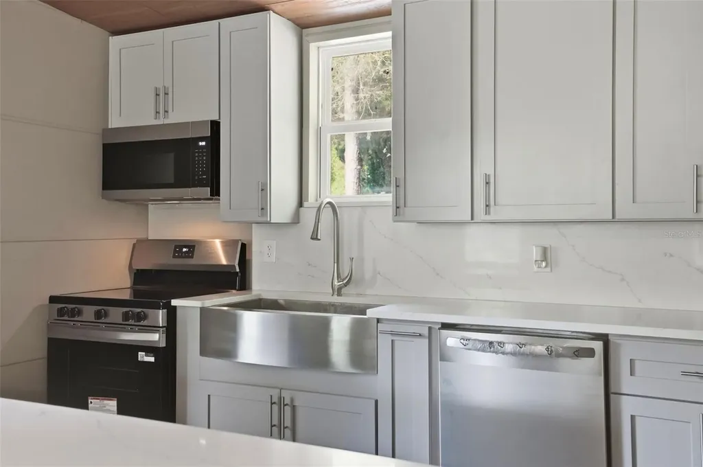 320 S Otis Avenue Lecanto FL 34461