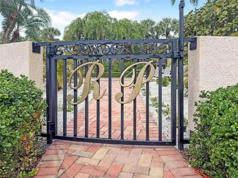 1630 Royal Palm Drive S St Petersburg FL 33707