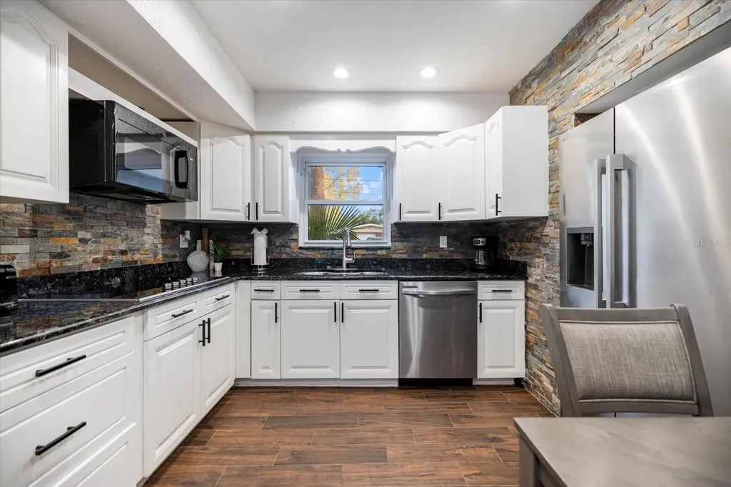 432 Country Club Drive Oldsmar FL 34677