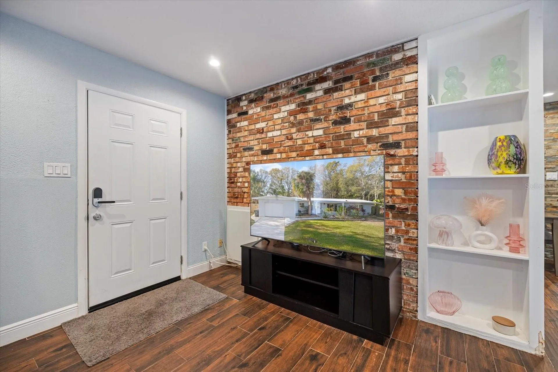 432 Country Club Drive Oldsmar FL 34677