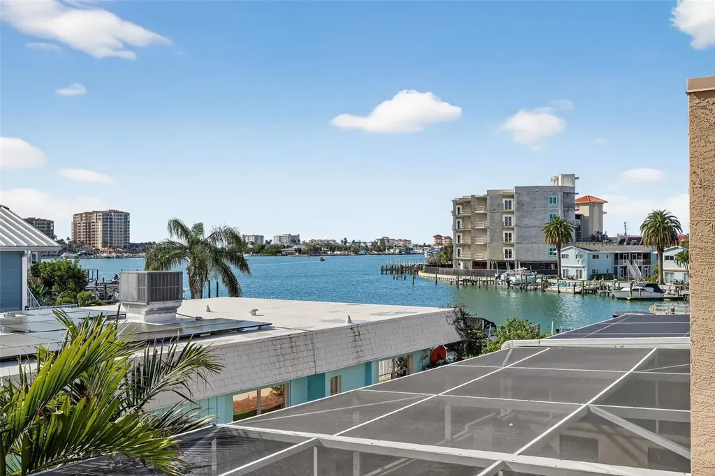 348 Larboard Way Clearwater Beach FL 33767