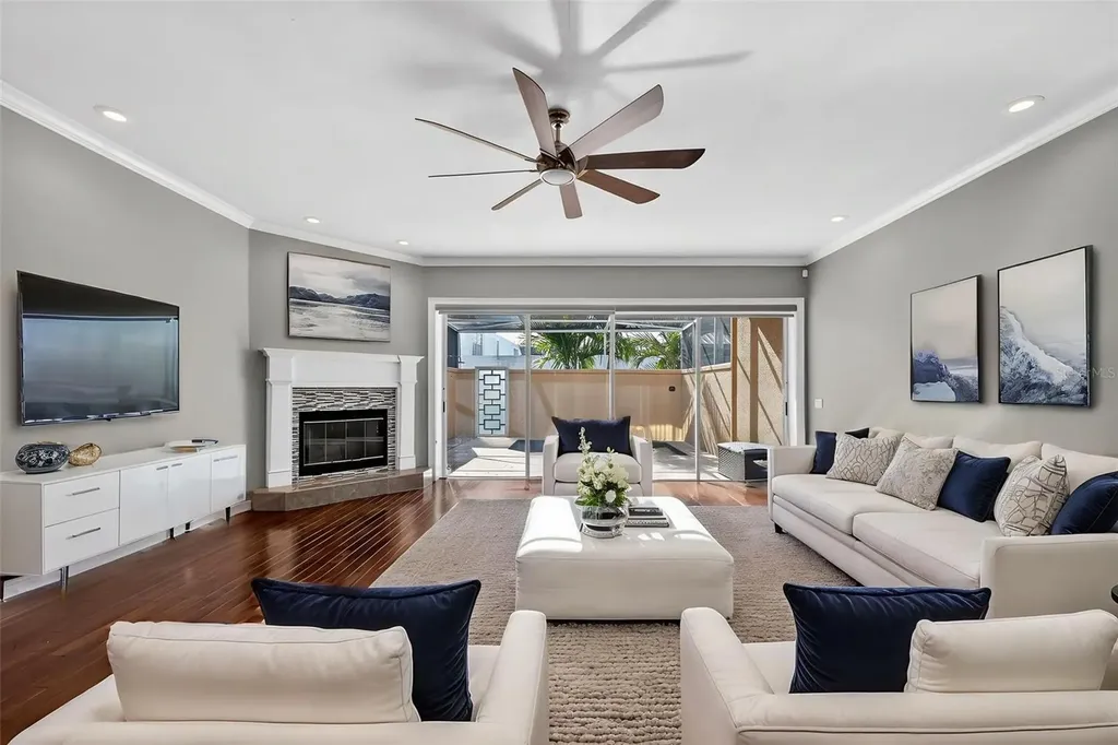 348 Larboard Way Clearwater Beach FL 33767