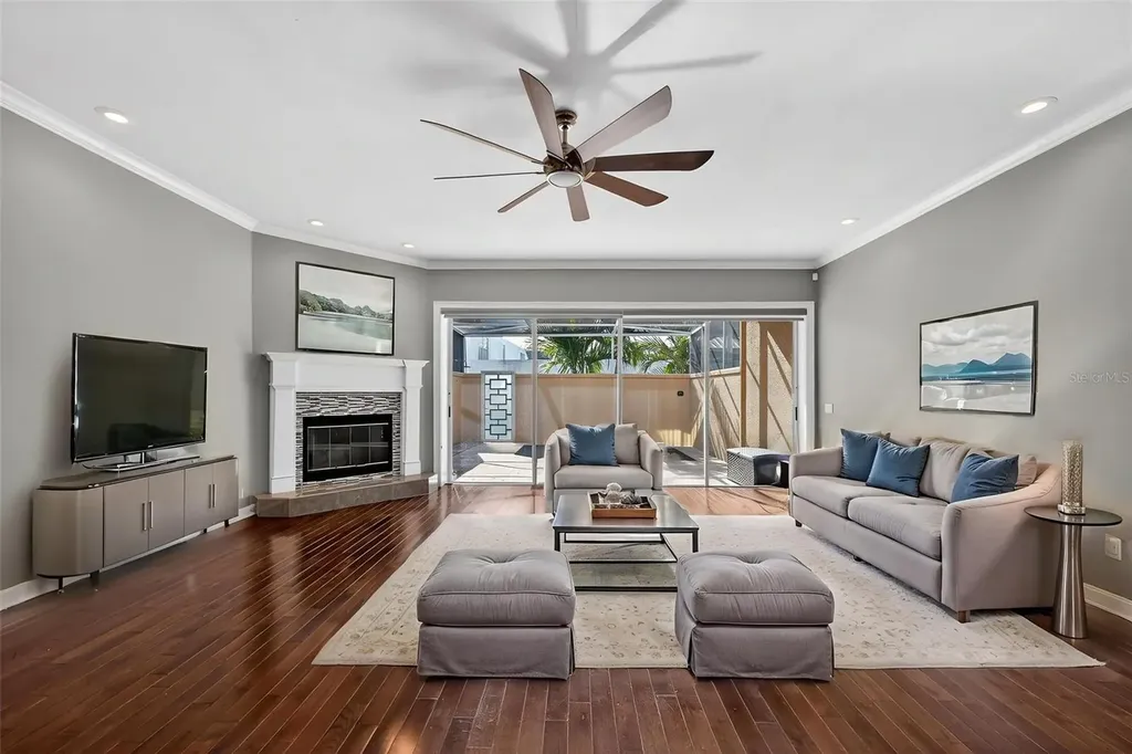 348 Larboard Way Clearwater Beach FL 33767