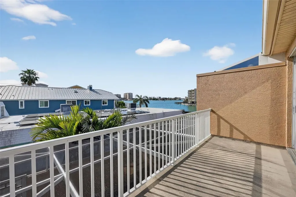 348 Larboard Way Clearwater Beach FL 33767