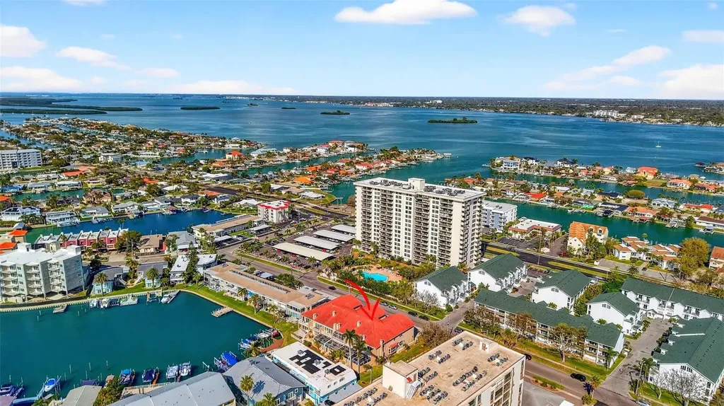 348 Larboard Way Clearwater Beach FL 33767