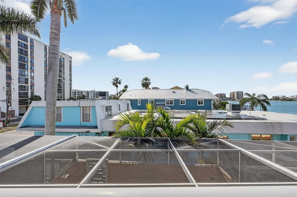 348 Larboard Way Clearwater Beach FL 33767