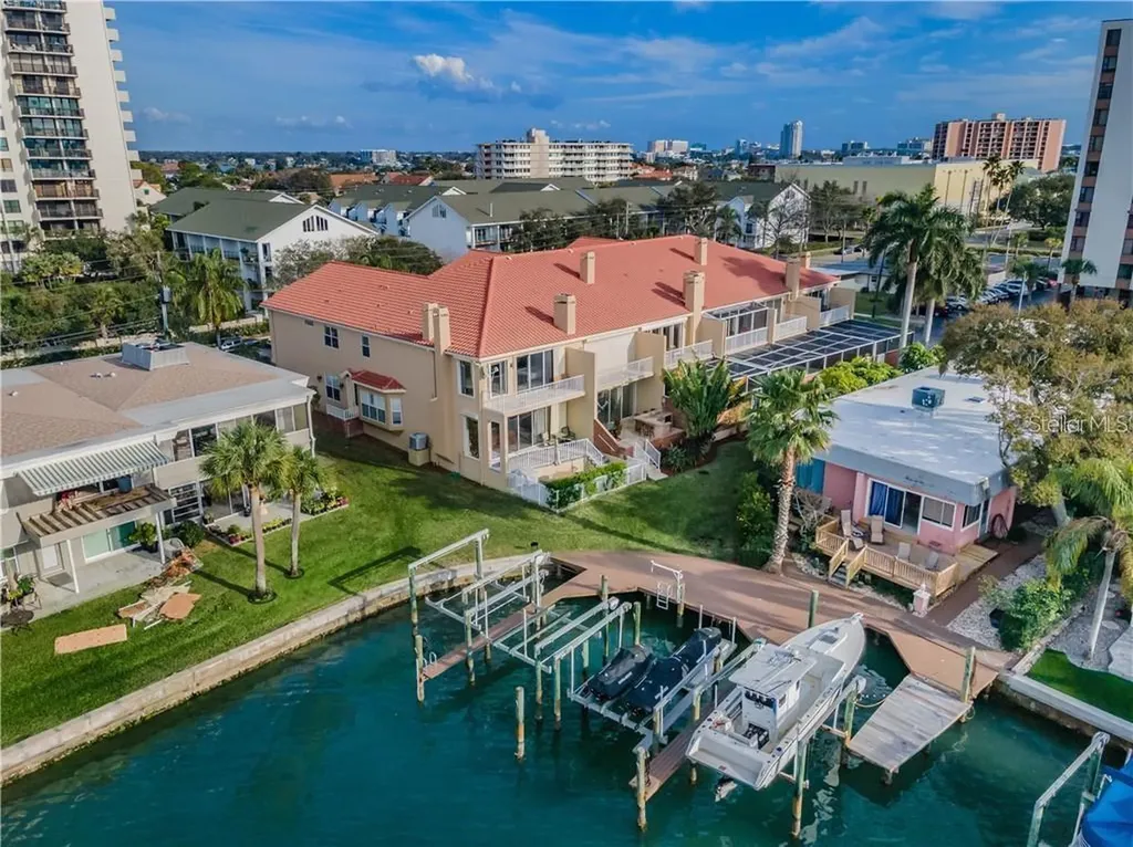 348 Larboard Way Clearwater Beach FL 33767