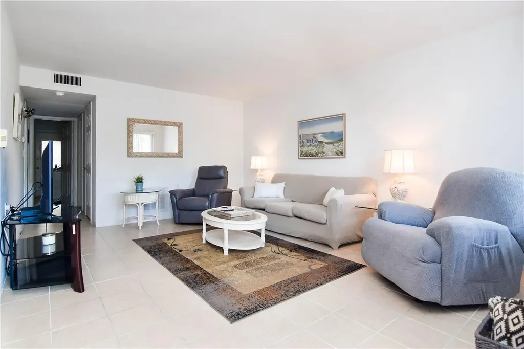 8325 112th Street Seminole FL 33772